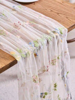 nappe transparente florale brodée vert clair rose blanc table champêtre décoration hand wash