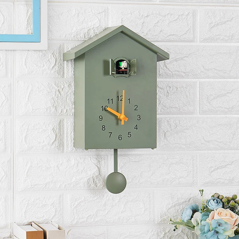horloge coucou moderne vert blanc bleu minimaliste plastique fonctionnelle élégante salon