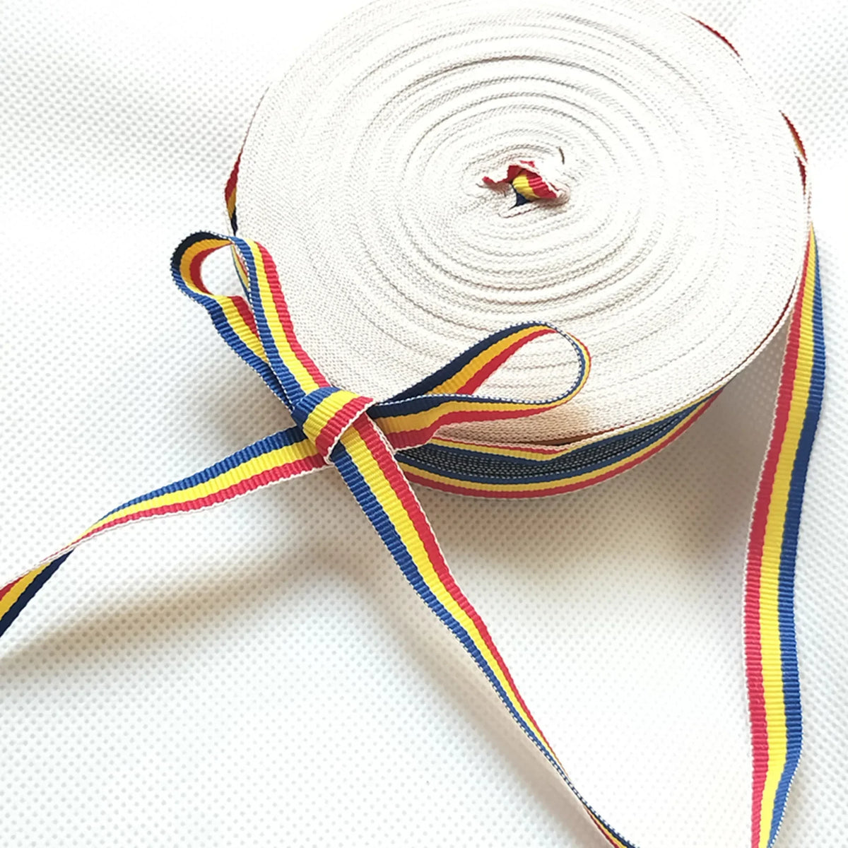 ruban gros grain rayures horizontales rouge jaune bleu 100% polyester double face 25 yards
