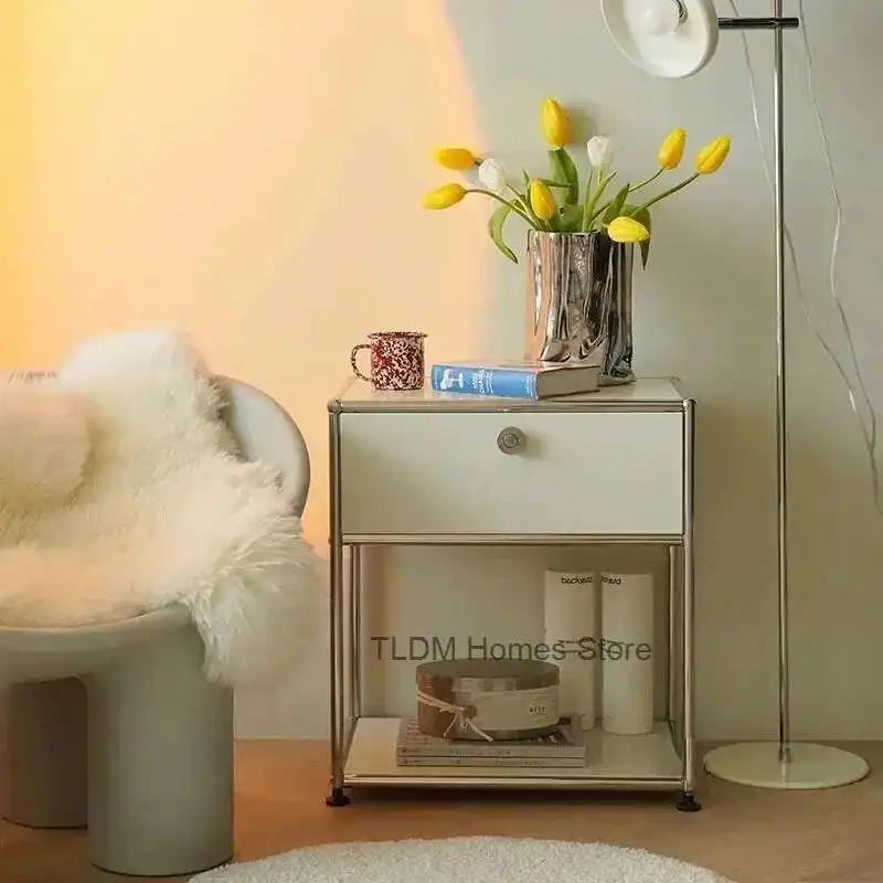 table chevet moderne minimaliste blanc doré lisse brillant tiroir pieds ronds