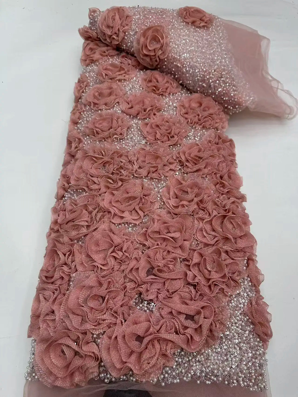 tissu dentelle luxueux roses relief strass couleur vert rose beige bleu rouge noir opacité