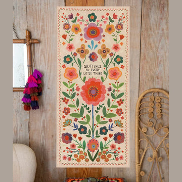 tapisserie boho multicolore fleurs variées fond uni décoration maison hippie mandala