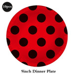 assiettes papier festives fourchettes couteaux serviettes nappe moderne points rouges noirs
