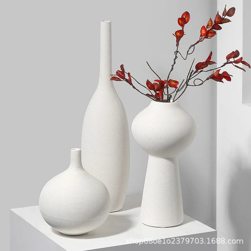 vases céramique blancs rayures horizontales modernes fleurs artificielles