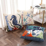 housse coussin brodée motif marin hippocampes coraux blanc océan 45x45cm polyester zipper