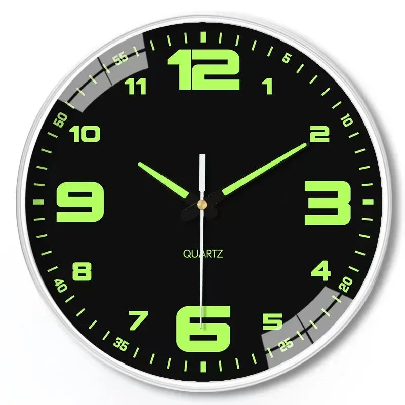 horloge murale moderne chiffres vert fluorescent fond noir blanc