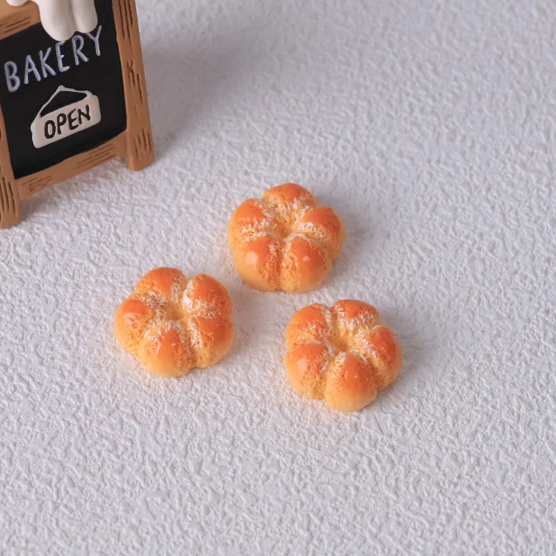 miniatures pains pâtisseries réalistes orange beige blanc détaillées résine peint artificiel