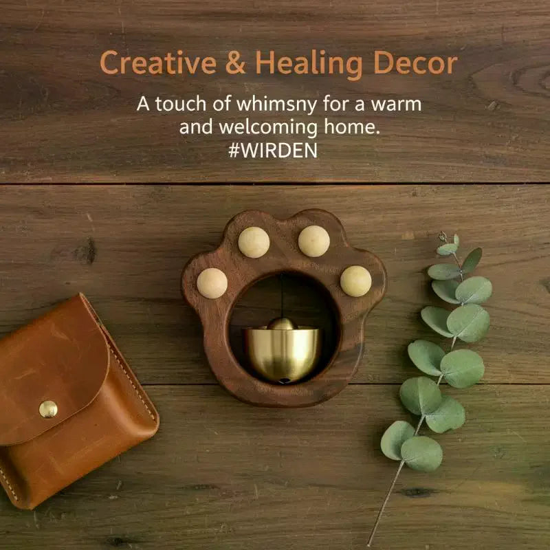 cloche porte forme patte animal bois marron dorée moderne décoration murale fixée