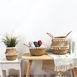 panier tissé paille naturelle boho blanc pompons poignées corde rangement