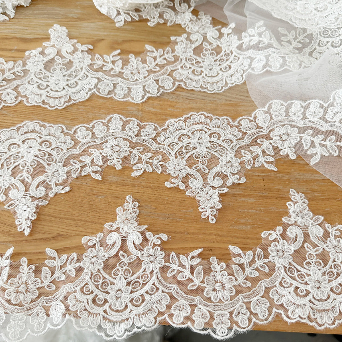 dentelle blanche floral ajourée rayonne nylon organza élégante mariage deco écologique 10cm large translucide