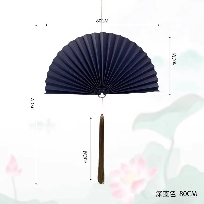 éventail pliant décoratif papier rouge bleu marine doré chinois traditionnel pompon cordelette