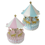décoration fête manège forme carrousel chevaux dorés rayures verticales rubans semi transparents enfants vintage