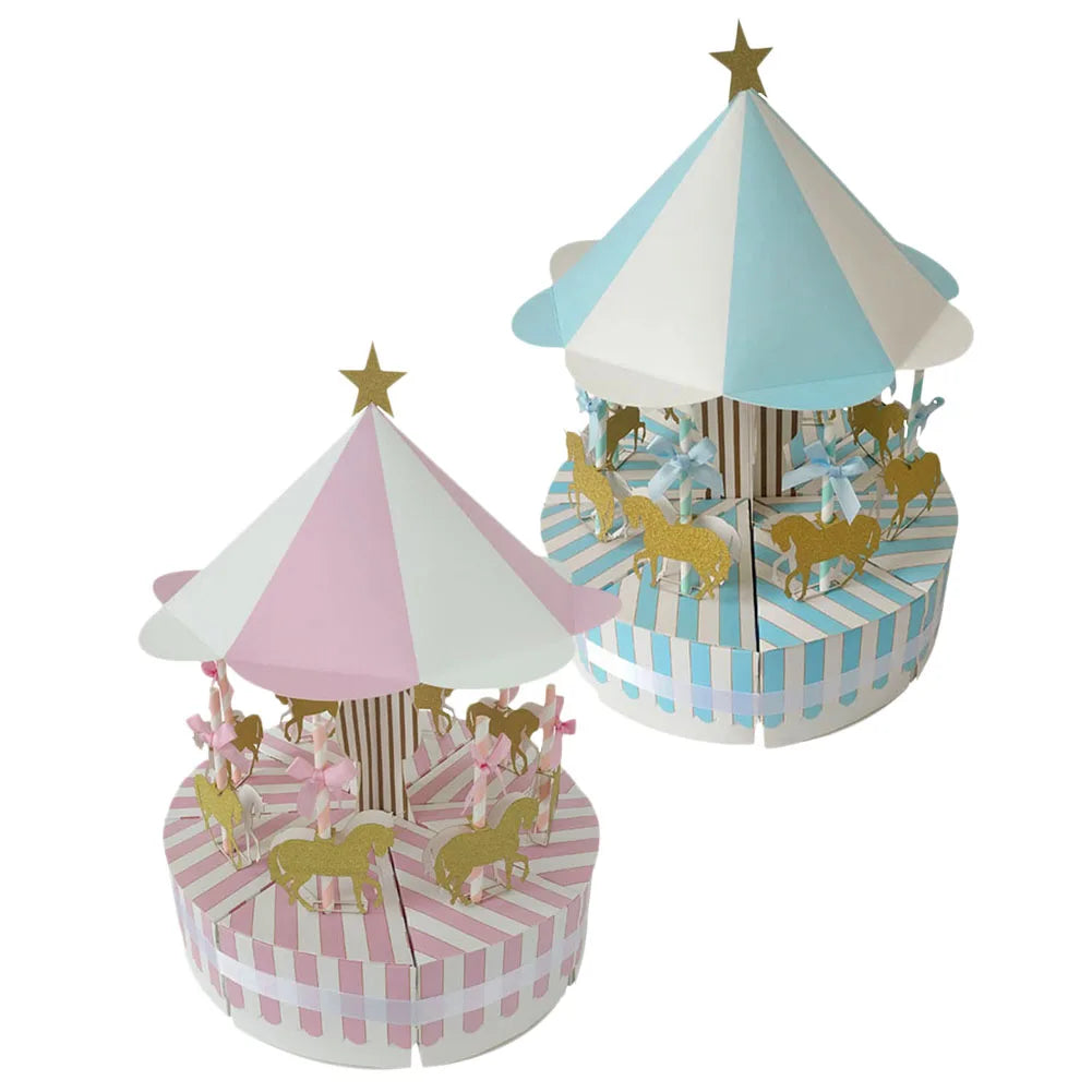 décoration fête manège forme carrousel chevaux dorés rayures verticales rubans semi transparents enfants vintage