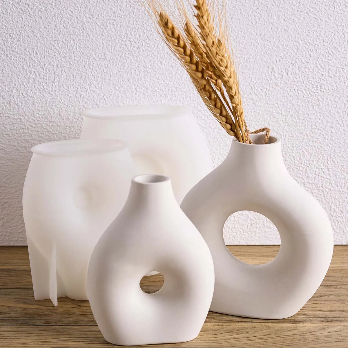 vases decoratifs silicone blanc moderne minimaliste abstrait ouvertures circulaires clips metalliques faux fleurs tiges