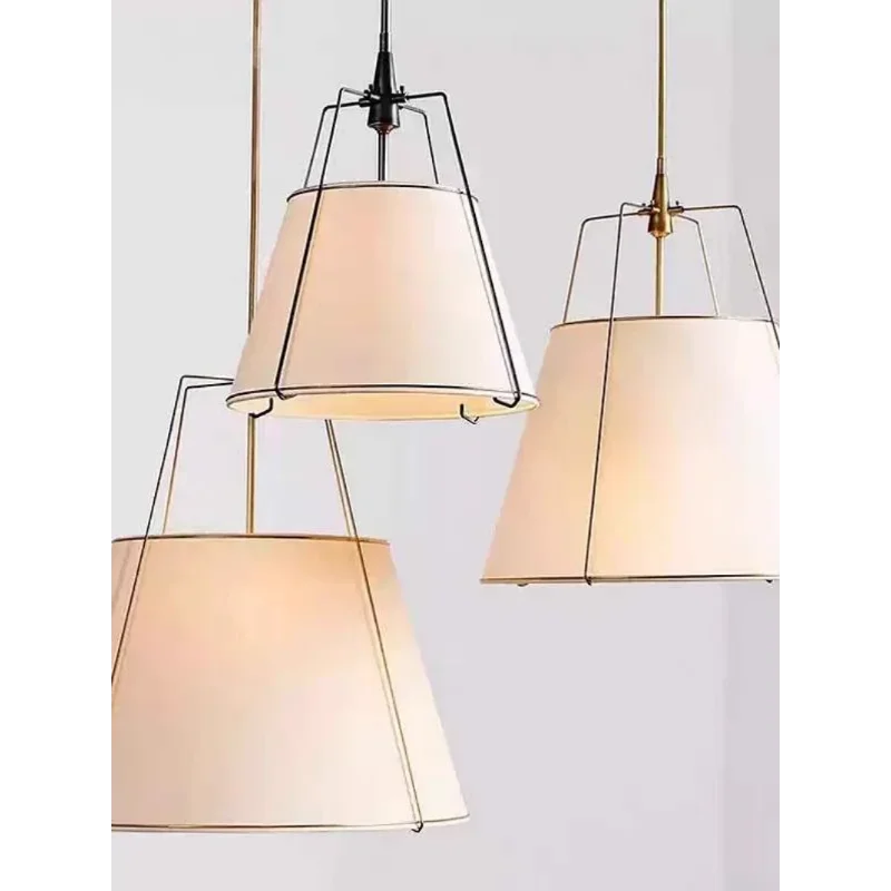 suspension lumineuse moderne élégante blanc doré conique bordée opaques chambre salon