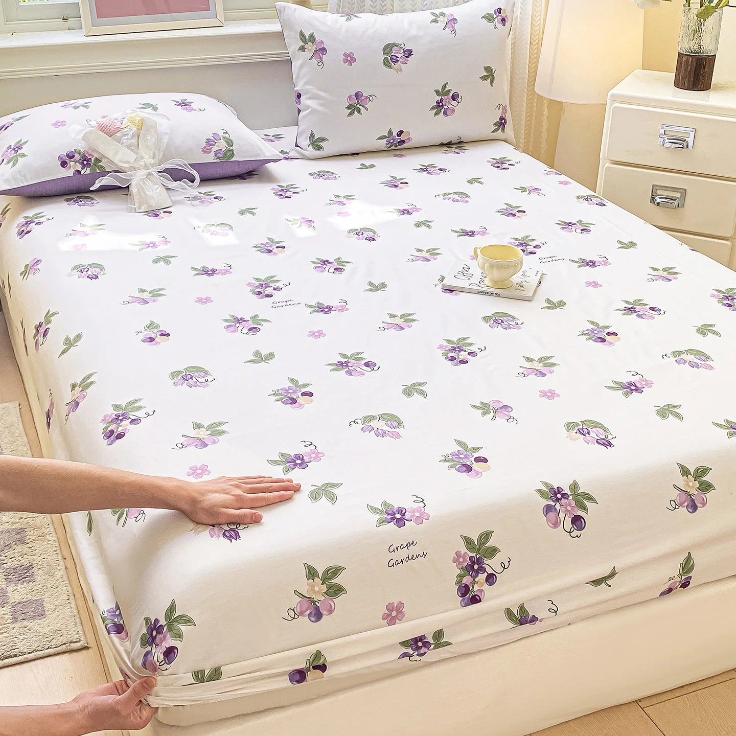 Drap housse fleuri bleu marine avec taies d'oreiller assorties