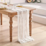 nappe plissée moderne élégante verte rose pâle rouge blanc table décoration mariage intérieur festive