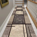 Tapis de couloir long luxe vert dans une entrée moderne