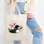 sac main toile beige clair oiseau fleurs roses poignées réutilisable écologique tridimensionnel