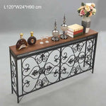 console classique vintage bois ornements floraux marron noir blanc decoration salon couloir
