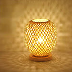 Lampe de chevet bambou dans intérieur cosy