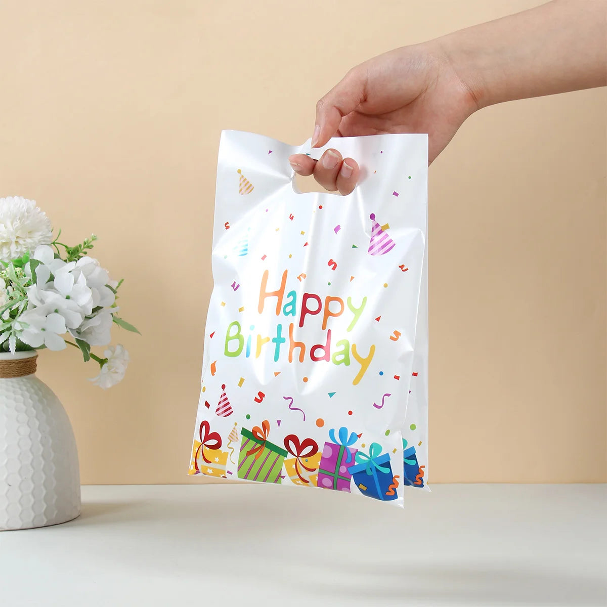 sac cadeau happy birthday blanc imprimé confettis poignée détachable fournitures fête d'anniversaire