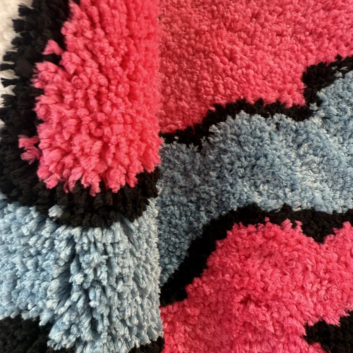tapis pelucheux rose bleu noir étoiles gâteau antidérapant lavage machine main moderne pop art