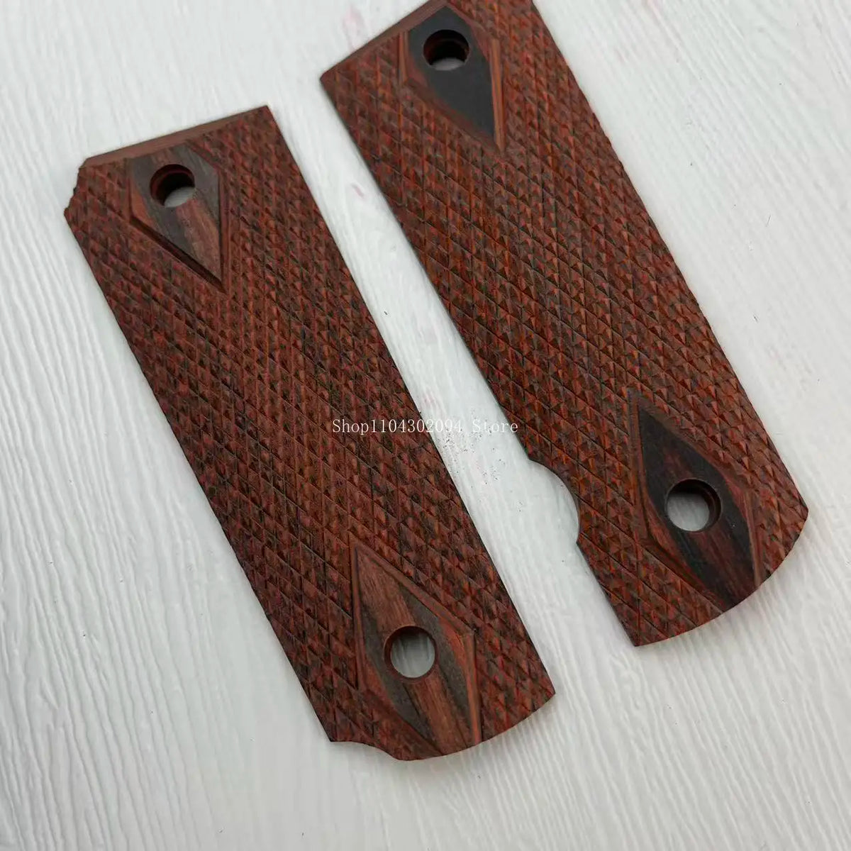 grippes bois rouge pistolet texture losange adhérence traditionnel sécurité confortABLE