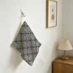 serviette toilette gris motif géométrique moderne crochets salle bain cuisine