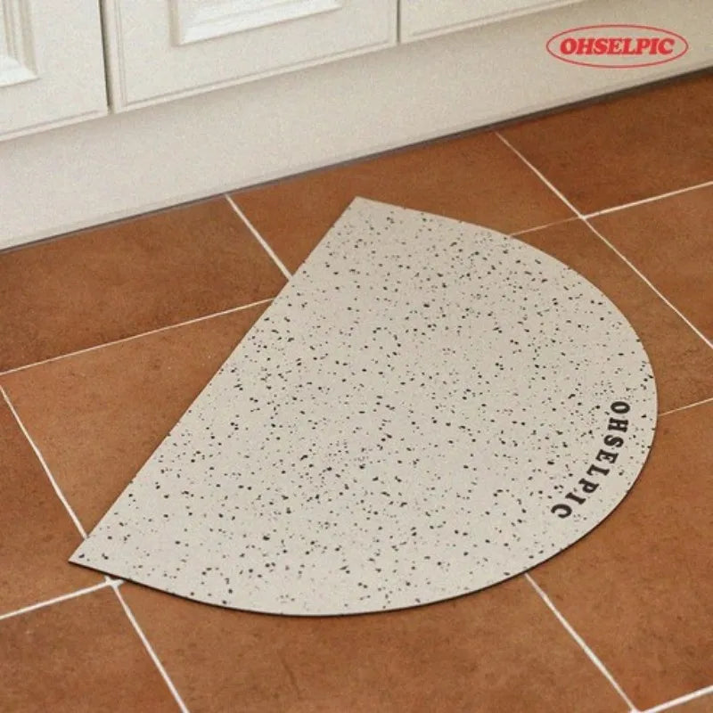 tapis sol salle bain demi cercle moderne noir beige texture poinillée absorbant