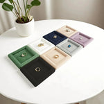plateau bijoux velours moderne vert beige rose gris noir exposé domicile