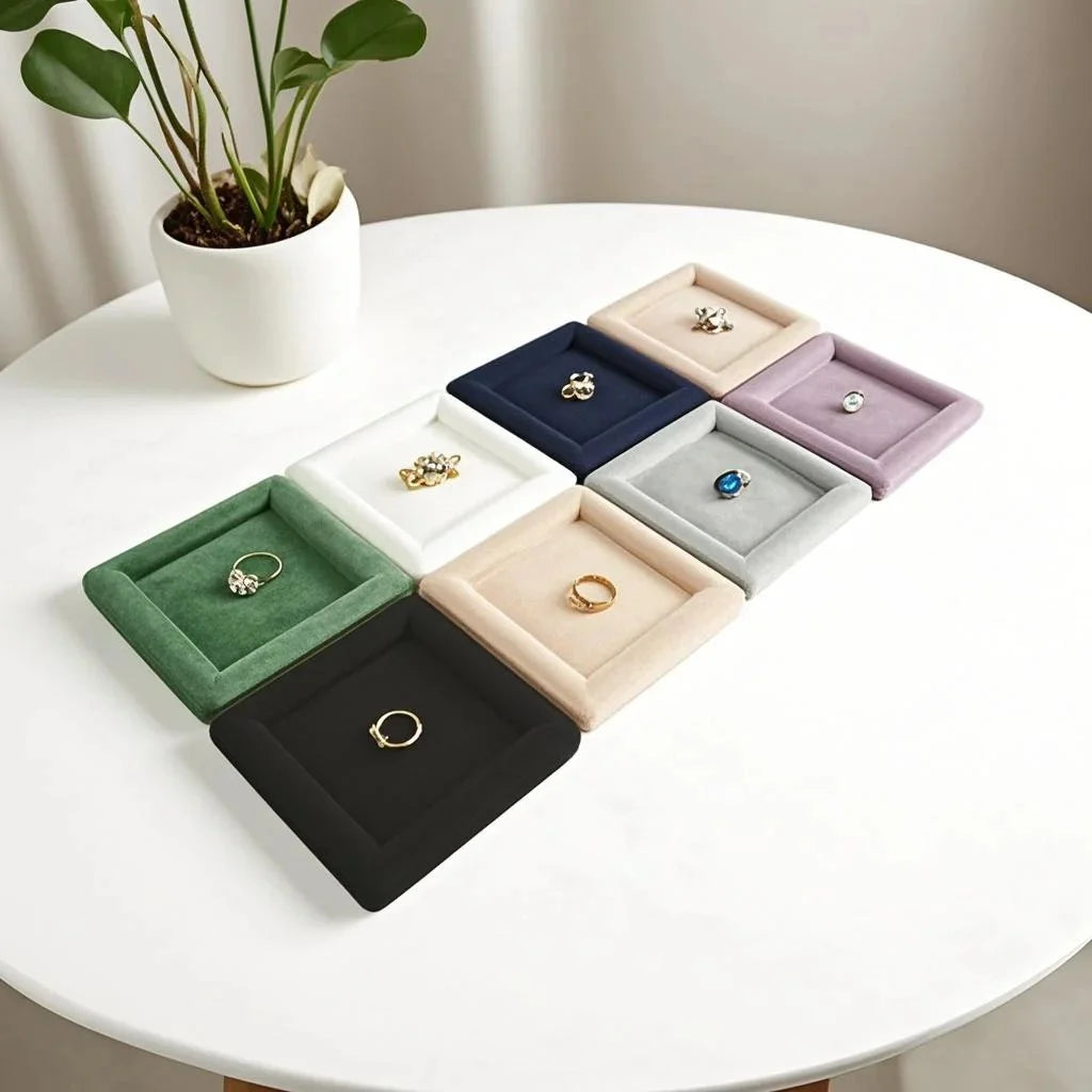 plateau bijoux velours moderne vert beige rose gris noir exposé domicile