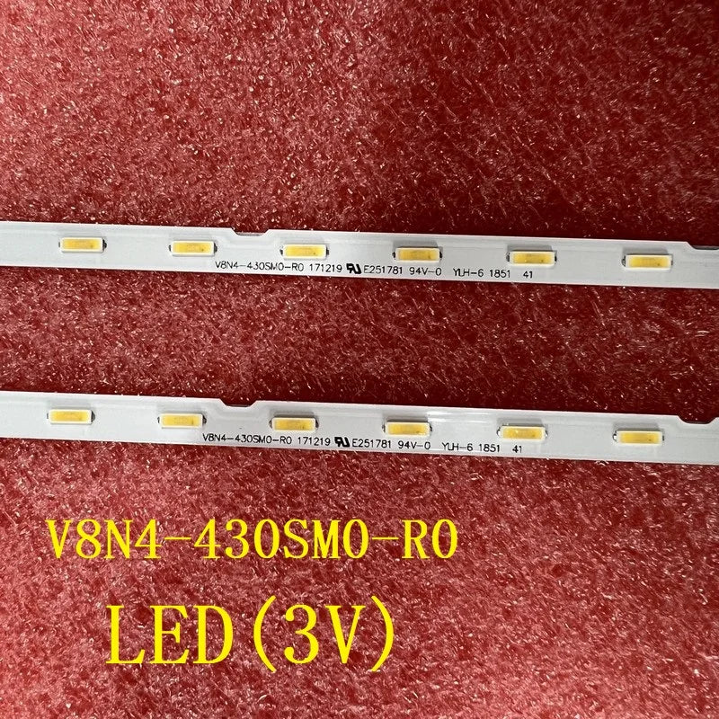 bande led blanc moderne ligne led dorée connecteurs électriques salon fixations invisibles