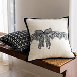 taies d'oreillers élégantes polyester chenille motif dentelle 45x45cm blanc noir decoration maison hospitalière