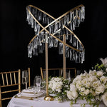 décoration intérieure moderne or argent cristaux transparents structure métallique sculpturale luxe