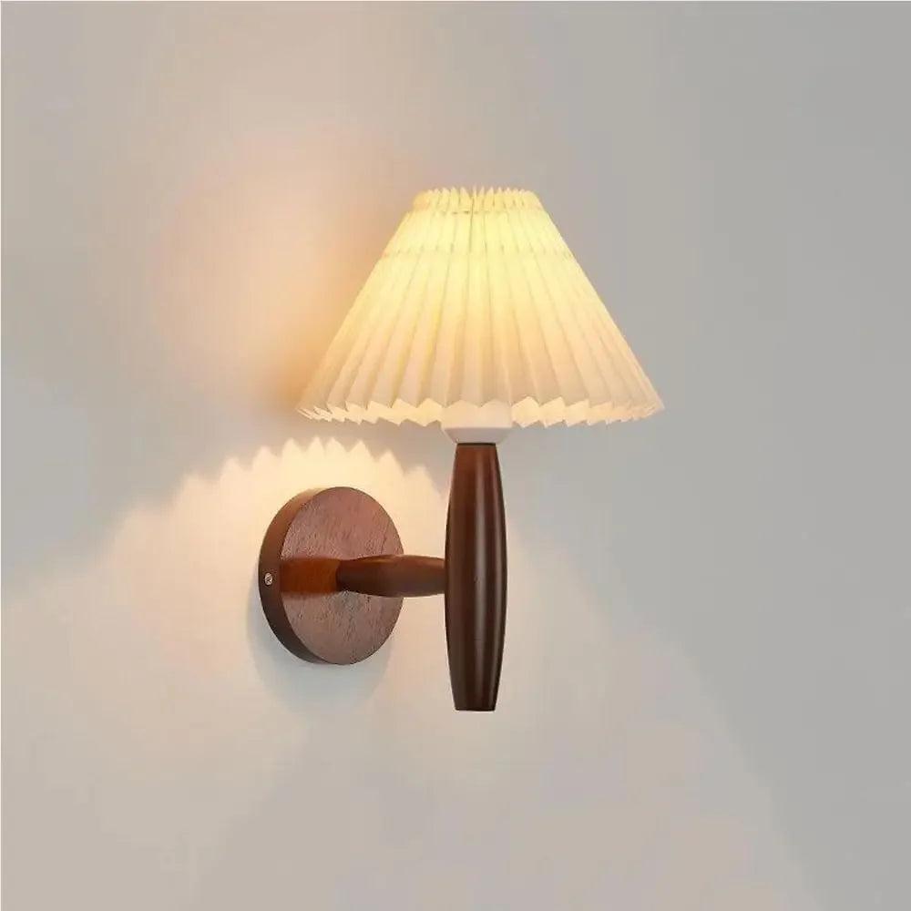 lampes murales bois clair abatjour plissé éclairage quotidien scandinave rustique chaleureux fixées mur plaque
