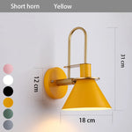 lampe murale moderne conique vis fixation noir blanc rose bleu marine jaune gris minimaliste