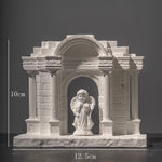 statue arc boîte bijoux blanc sculpté détails classique baroque ornemental decor salon