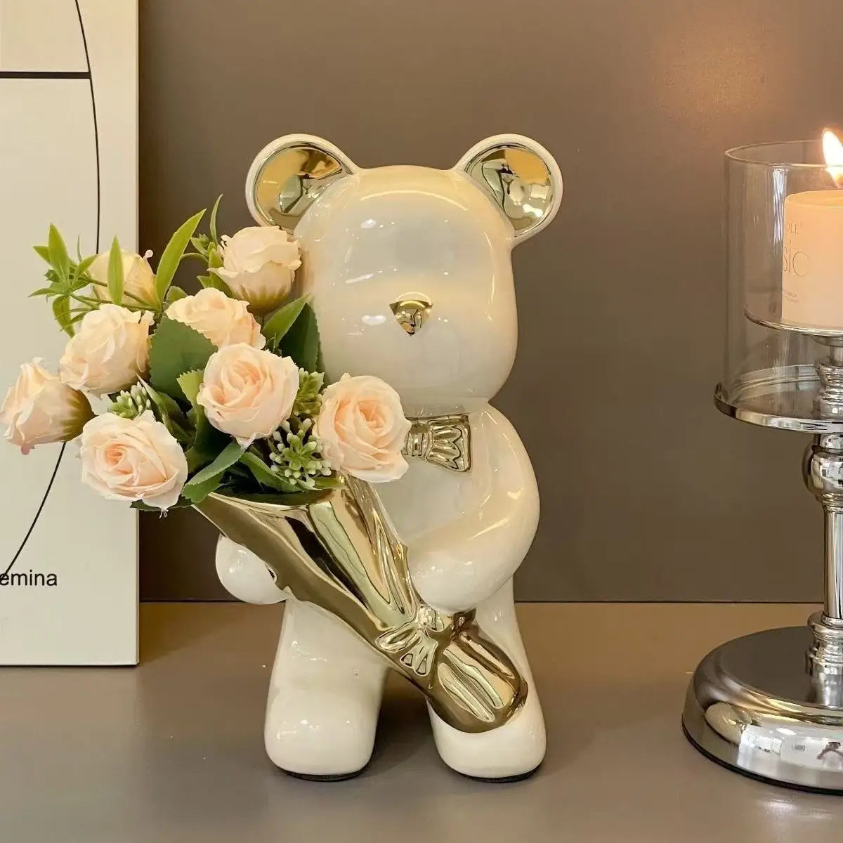 statuette ours blanc résine brillante moderne élégant bouquet fleurs decoration maison salon