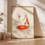 affiche moderne couple danse platine vinyle toile encadrée bois beige orange blanc gris marron