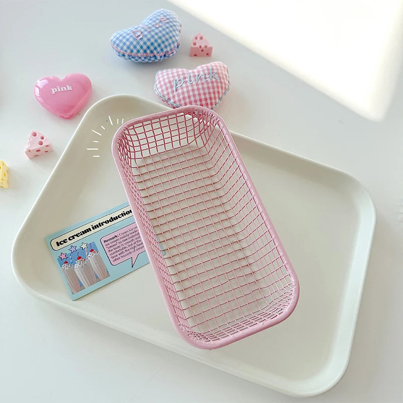 paniers rangement métal blanc rose bleu maille fine moderne papier pince ruban adhésif