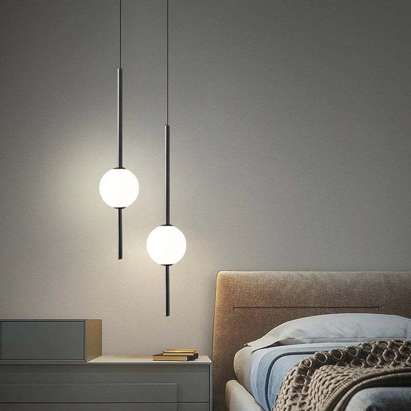 Suspension lumineuse moderne minimaliste blanc doré noir sphères translucides tiges métalliques