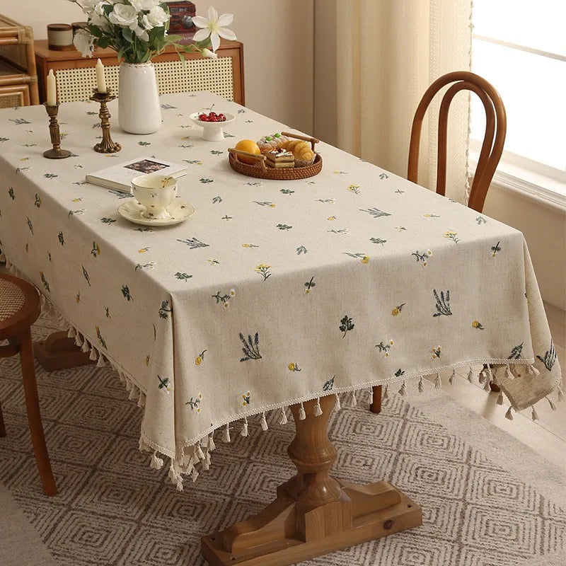 nappe lin fleuri fleurs feuilles vertes mariage extérieur table rustique naturelleOpaque beige clair tassel
