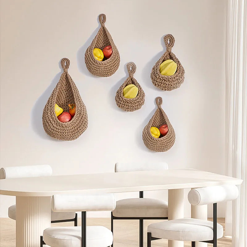paniers suspendus tissu crocheté beiges rustiques respectueux environnement anneaux métalliques multifonctionnels rangement cuisine decoration