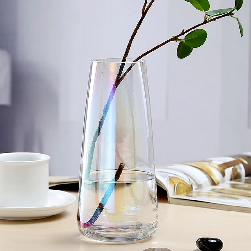 Vase en verre transparent holographique iridescent de couleur kaki