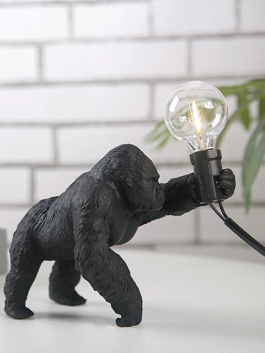 lampe poser moderne or noir ampoule led texture gorille animalier tringle câble noir