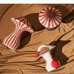 décoration moderne figurines champignons rayures abstraites couleurs variées beige rouge marron