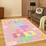 tapis enfant moderne rose clair bleu rouge jaune vert motif numéro empreinte pied lettres