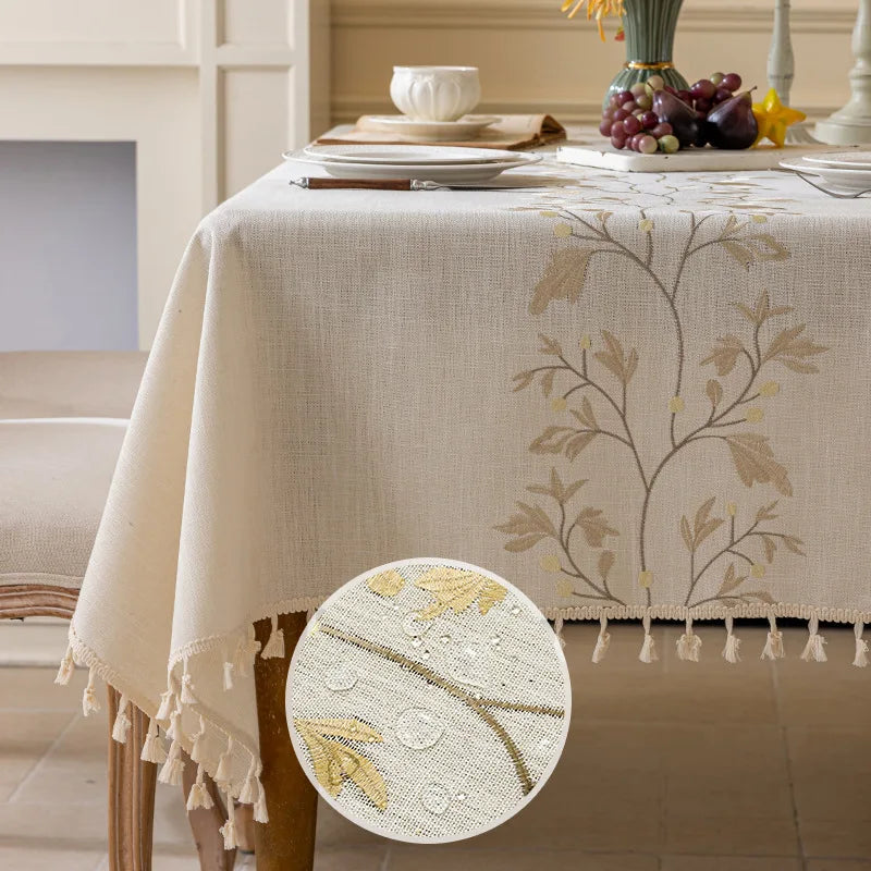 nappe table imperméable brodée fleur classique beige tassellettes hiver automne ramadan maison mariage