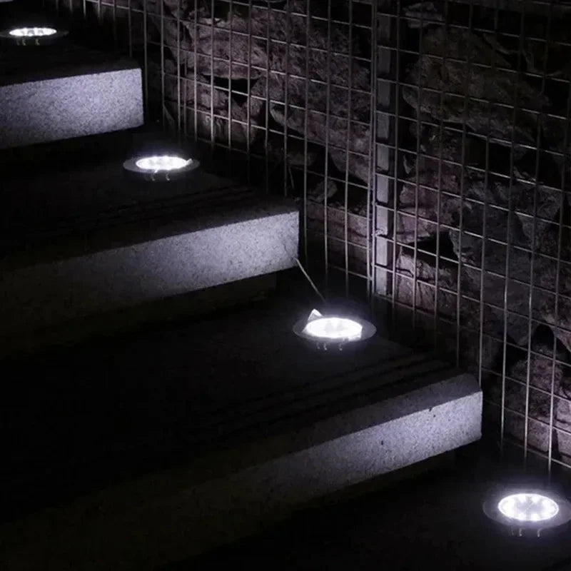 lampe solaire paysagère argentée led moderne pièces jardin extérieur fixations vis inclusées